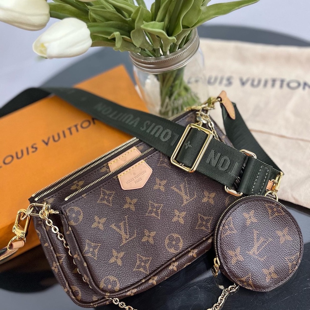SOLD🖤$2300 Louis Vuitton Multi Pochette Accessories in Khaki. (Green) Like new!